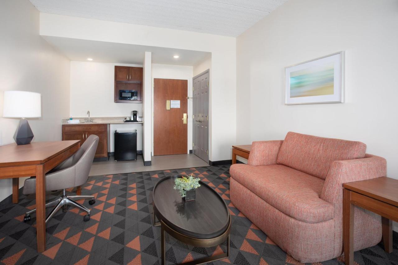 Holiday Inn & Suites Goodyear - West Phoenix Area By Ihg Bagian luar foto
