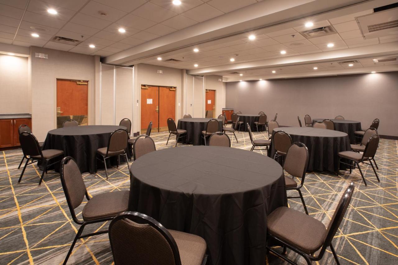 Holiday Inn & Suites Goodyear - West Phoenix Area By Ihg Bagian luar foto