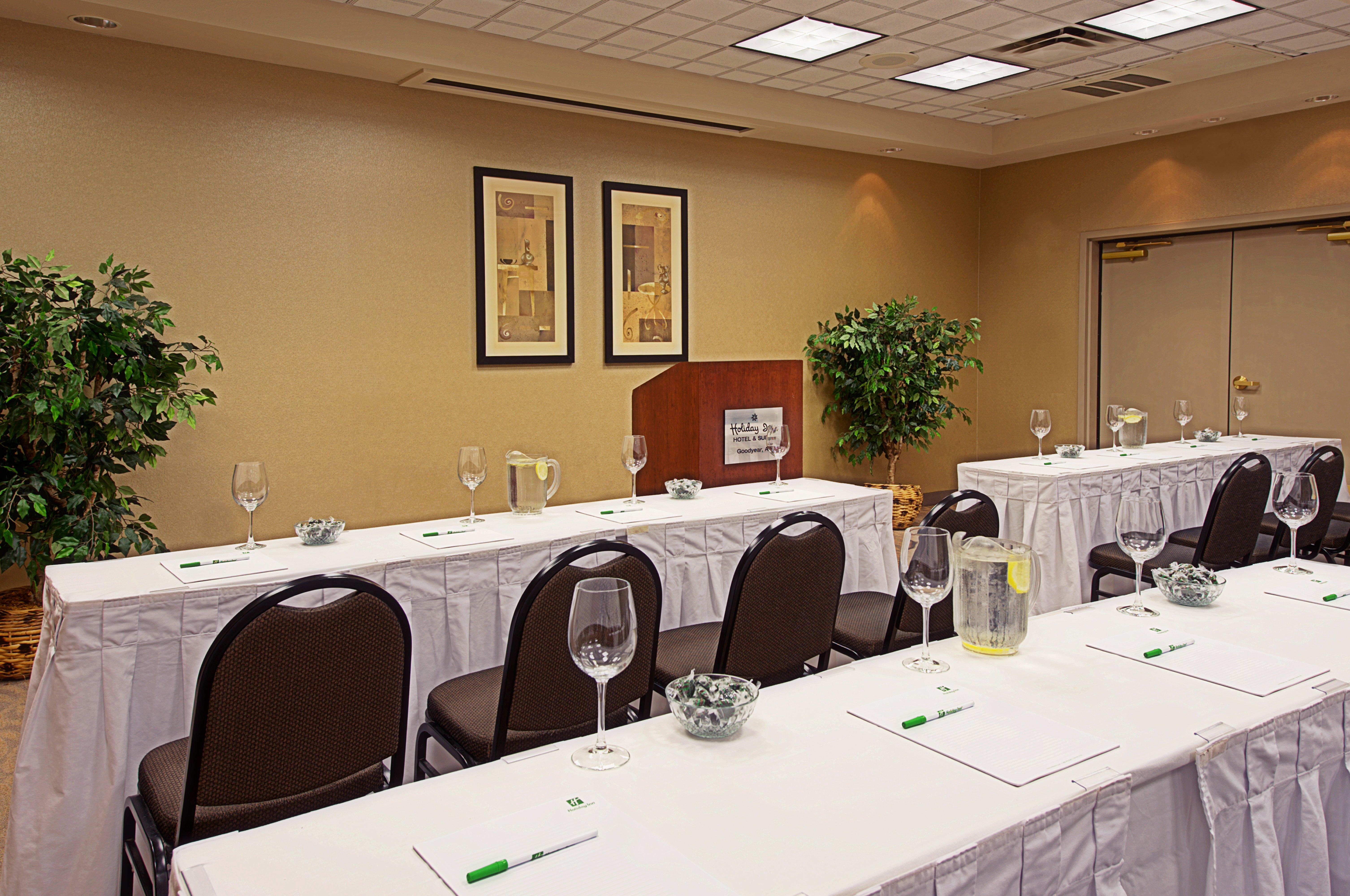 Holiday Inn & Suites Goodyear - West Phoenix Area By Ihg Bagian luar foto