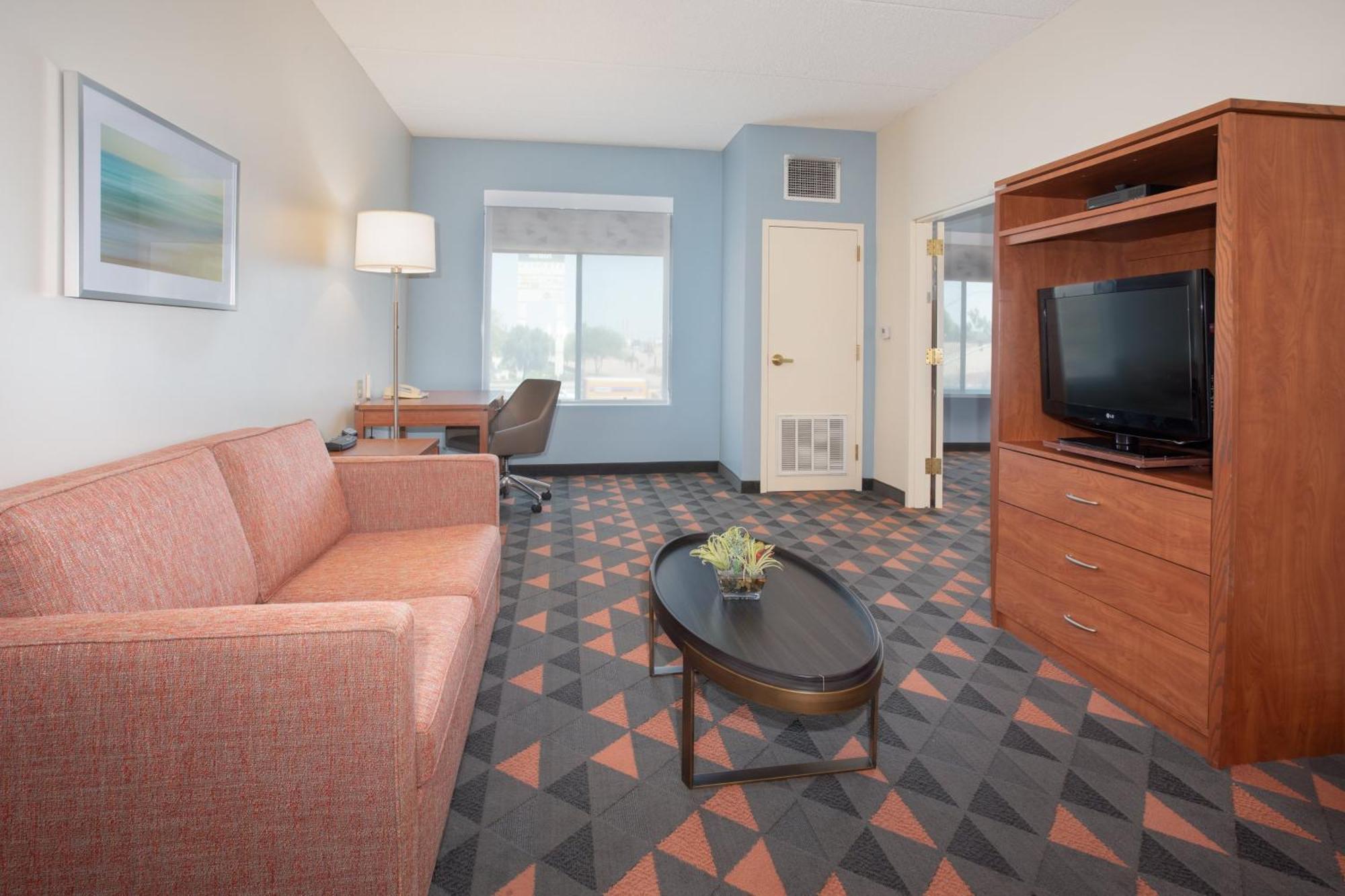 Holiday Inn & Suites Goodyear - West Phoenix Area By Ihg Bagian luar foto